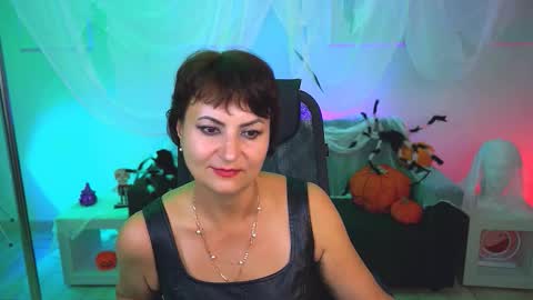 helenbeler online show from October 24, 1:23 pm