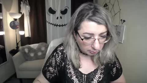 helenenigma online show from October 27, 7:47 pm