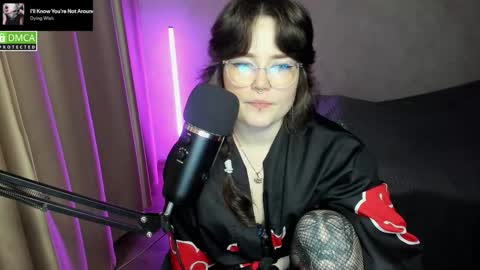 Snapshot of hell_hotline chatting on October 14, 7:28 pm Red online show from October 14, 7:28 pm