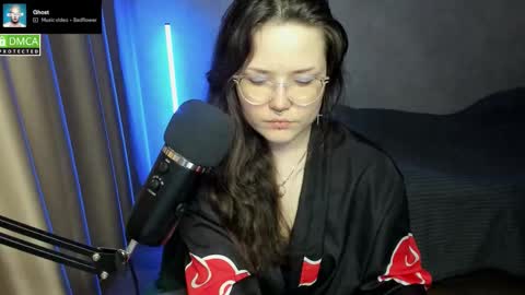 Snapshot of hell_hotline chatting on September 30, 7:02 pm Red online show from September 30, 7:02 pm