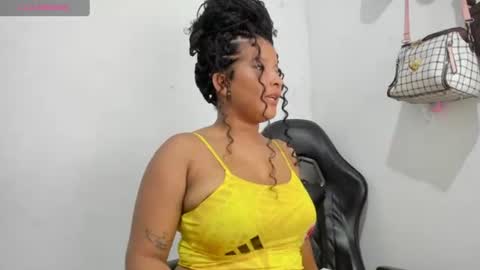 hellen_scot_ online show from July 4, 6:39 am