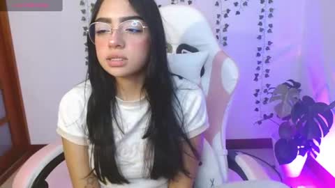 hellokitty_valery1 online show from July 10, 2:38 am