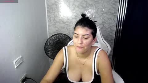 helloo_kityy25 online show from January 7, 4:06 am