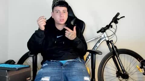 Snapshot of hellstar_team chatting on October 21, 9:25 am Star and Andy online show from October 21, 9:25 am