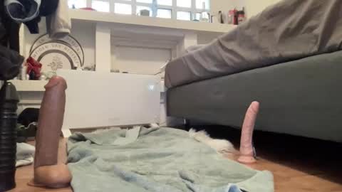 helpmefistme online show from November 26, 11:51 am