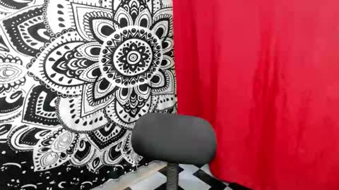 tiara tine online show from November 14, 6:10 pm