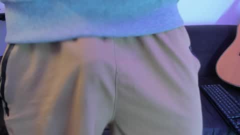 henrik_senn online show from February 12, 12:42 pm