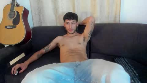 henrik_senn online show from November 3, 8:21 pm