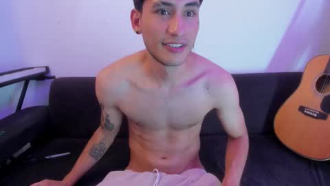 henrik_senn online show from March 1, 8:02 pm