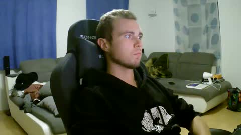 John Pearl online show from November 4, 7:37 pm