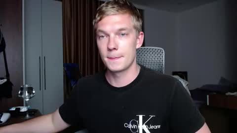 Snapshot of hercules__ chatting on October 13, 5:26 pm Gregblonde Alextattoo online show from October 13, 5:26 pm