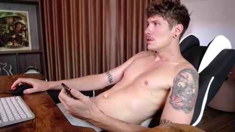 Snapshot of hercules__ chatting on September 12, 1:07 am Gregblonde Alextattoo online show from September 12, 1:07 am