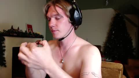 Snapshot of hercules__ chatting on February 1, 4:44 pm Gregblonde Alextattoo online show from February 1, 4:44 pm