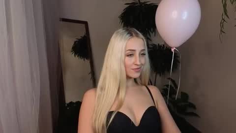 Elise online show from February 20, 6:19 am