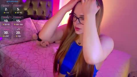 hermione_blonde online show from March 12, 11:36 am