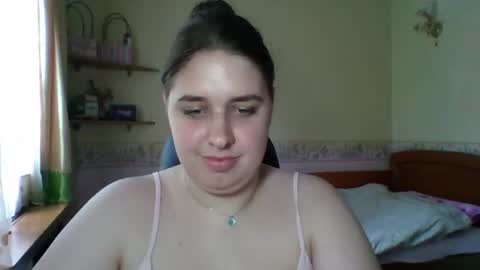 hess_luna_ online show from June 16, 9:13 am