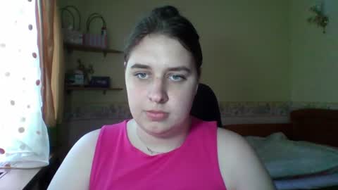 hess_luna_ online show from June 19, 9:15 am