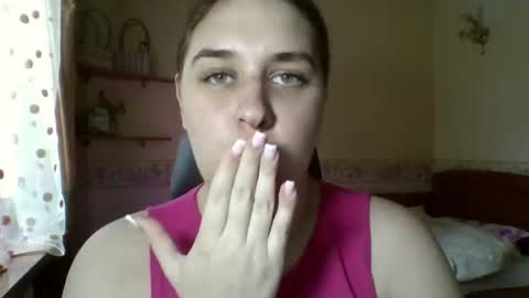 hess_luna_ online show from July 13, 9:02 am