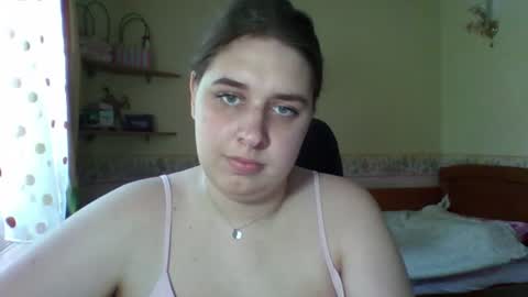 hess_luna_ online show from July 3, 9:14 am