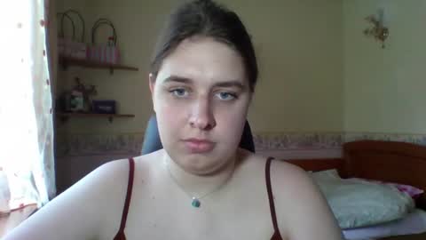 hess_luna_ online show from July 8, 9:24 am