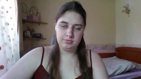 hess_luna_ online show from April 10, 9:25 am