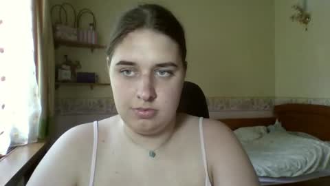hess_luna_ online show from July 28, 9:07 am
