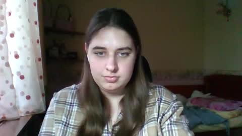 hess_luna_ online show from December 2, 10:24 am