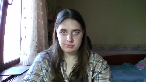 hess_luna_ online show from November 21, 10:35 am