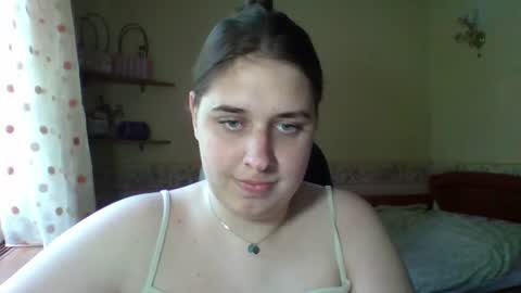 hess_luna_ online show from July 24, 9:17 am