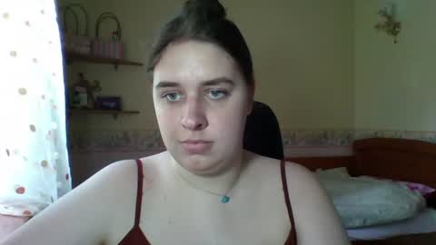 hess_luna_ online show from July 9, 9:35 am
