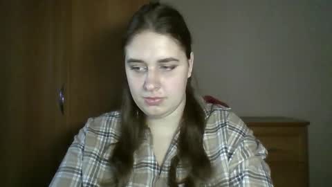 hess_luna_ online show from October 29, 10:17 am