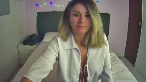 Hestesiaxx online show from July 11, 2:16 am