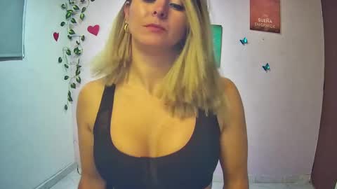 Hestesiaxx online show from March 11, 1:16 am