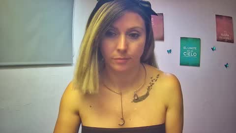 Hestesiaxx online show from September 17, 2:26 am