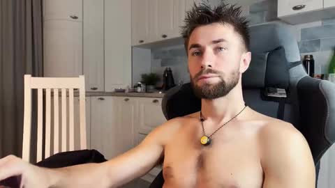 Arnold online show from December 4, 9:14 pm