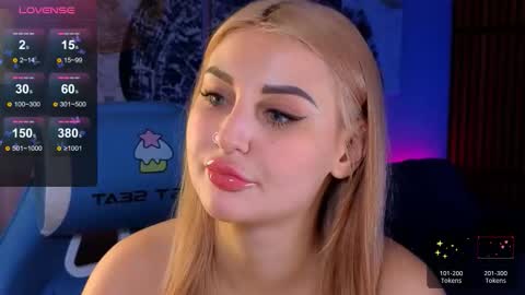 Snapshot of hey_cassie chatting on October 30, 4:18 pm hey_cassie online show from October 30, 4:18 pm