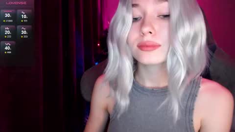 Snapshot of hey_nora_ chatting on December 27, 2:12 pm  Nora  online show from December 27, 2:12 pm