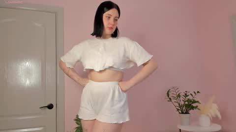 Tessa online show from November 5, 12:18 pm