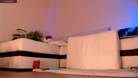 Heley online show from September 18, 8:46 pm