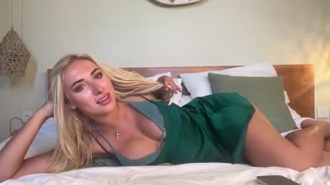 Skylar online show from December 4, 3:06 am