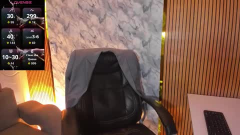 Snapshot of hiddenoffice chatting on October 24, 9:15 pm George online show from October 24, 9:15 pm