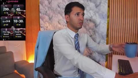 Snapshot of hiddenoffice chatting on October 8, 11:27 am George online show from October 8, 11:27 am