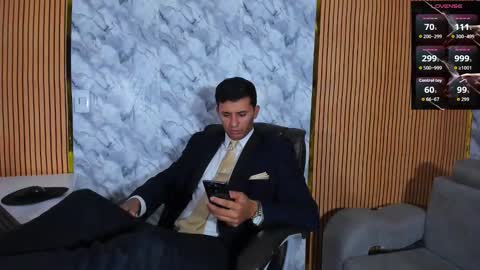 Snapshot of hiddenoffice chatting on September 20, 11:08 pm George online show from September 20, 11:08 pm