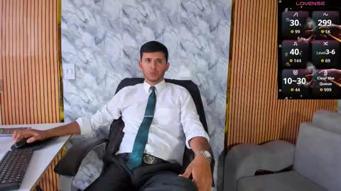 Snapshot of hiddenoffice chatting on September 13, 10:23 pm George online show from September 13, 10:23 pm