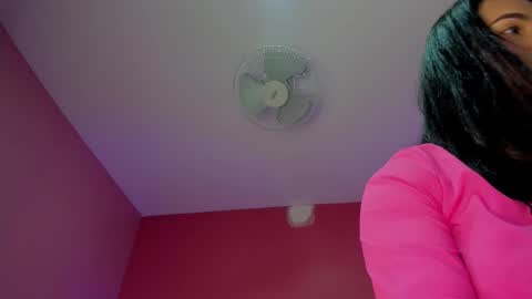 hilary_tailor online show from December 18, 11:16 am