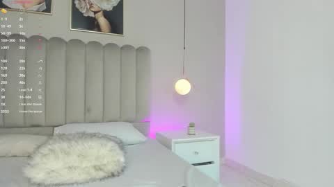 Hilary online show from September 16, 8:12 pm