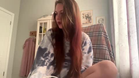 Hi Im Elizabeth online show from November 7, 12:18 pm