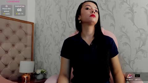 Snapshot of hillary_chen chatting on October 2, 11:42 am Hillary online show from October 2, 11:42 am
