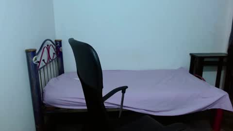 Snapshot of hinata_9 chatting on September 15, 4:36 am      0600AM-1100AM - online show from September 15, 4:36 am