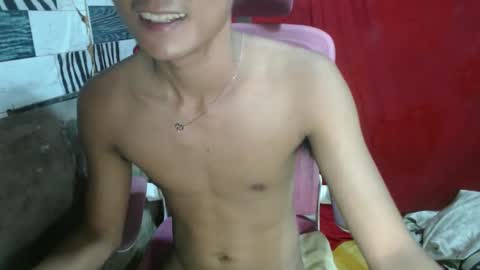 Snapshot of hippie_cloudbrah chatting on October 25, 9:48 pm hippie_cloudbrah online show from October 25, 9:48 pm